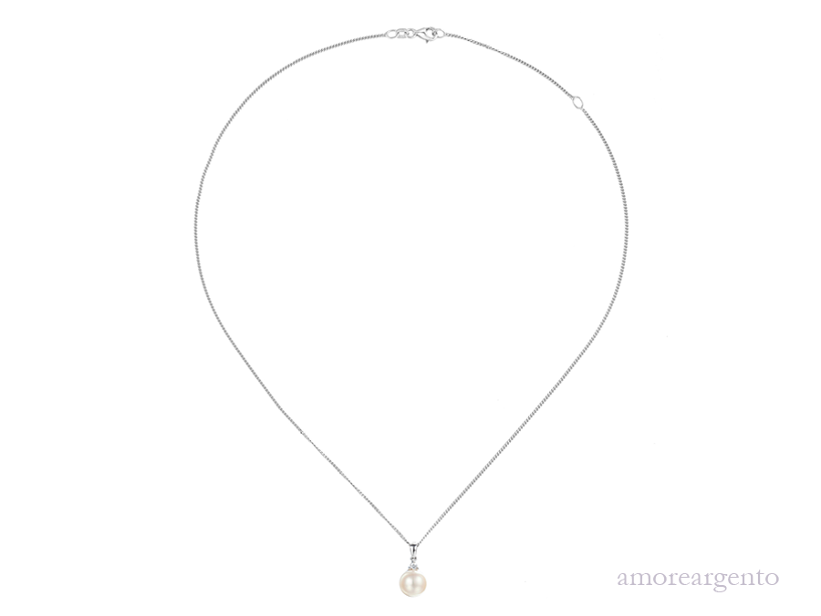 Full Moon Necklace £97.50