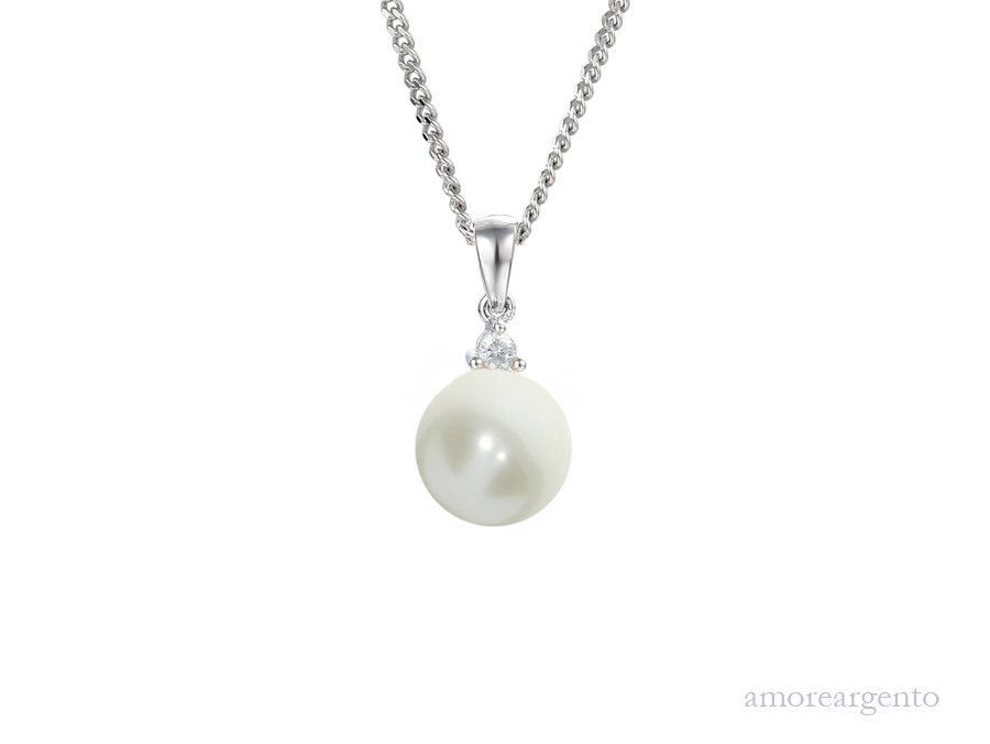Full Moon Necklace £97.50